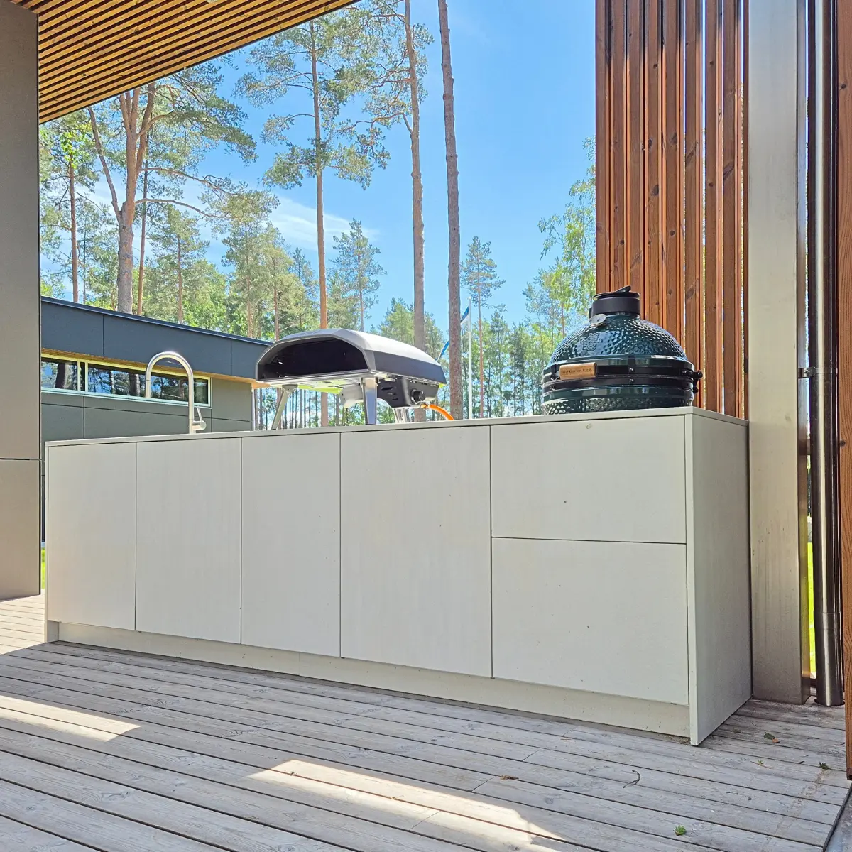 Eritellimusel Froncrete kergbetoonist väliköök Sinu valitud integreeritava Big Green Egg grilliga