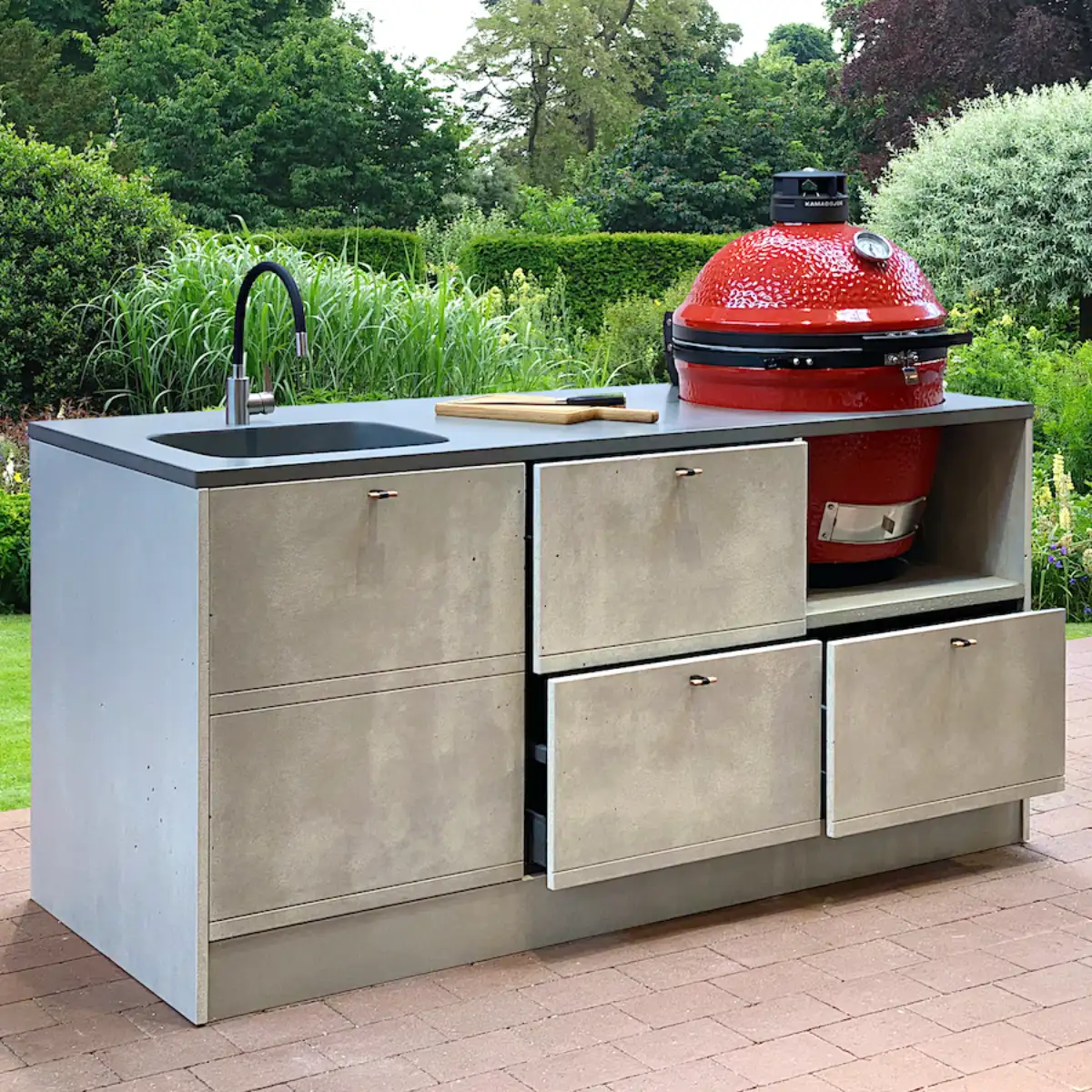 Eritellimusel Froncrete kergbetoonist väliköök Sinu valitud integreeritava Kamado Joe grilliga